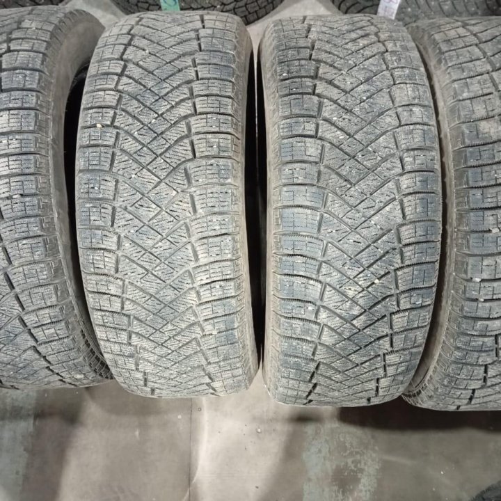 Pirelli Ice Zero 235/55 R18 104T