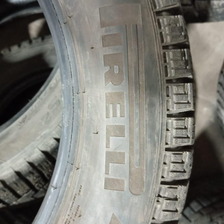 Pirelli Ice Zero 235/55 R18 104T