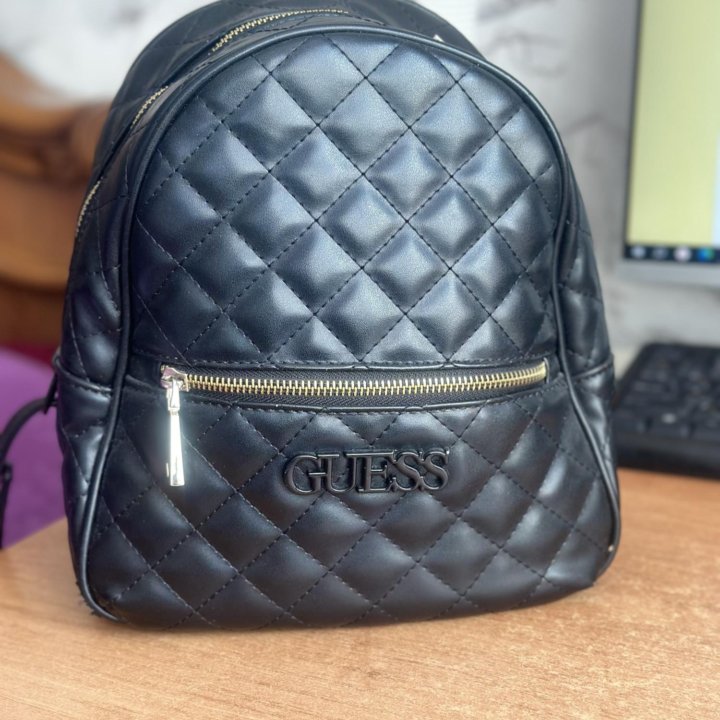 Рюкзак GUESS