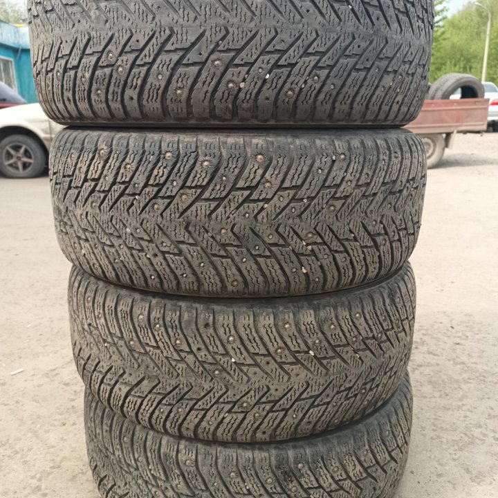 Nokian Hakkapeliitta 8, 225/55/17