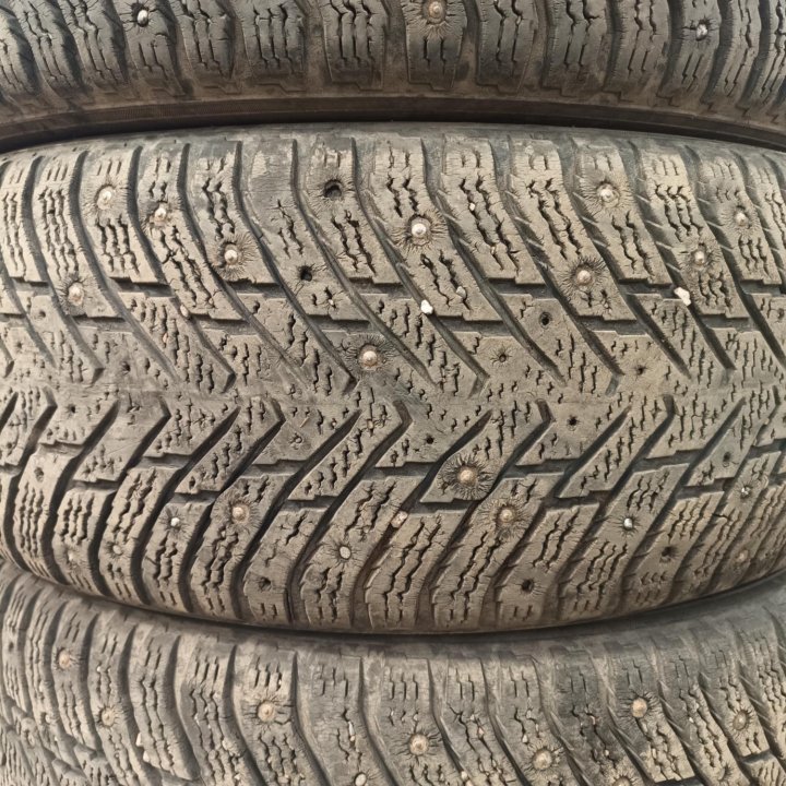 Nokian Hakkapeliitta 8, 225/55/17