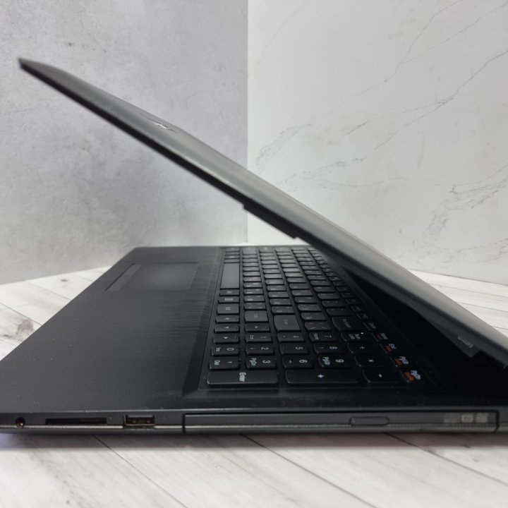 Ноутбук Lenovo IntelPentium/8gb/video-2gb/SSD