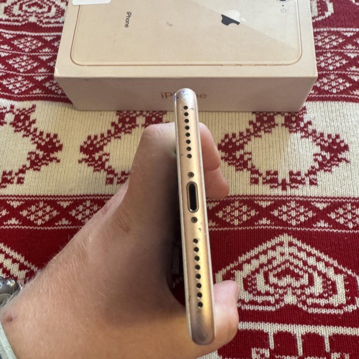 iPhone 8 Plus 64 Gold