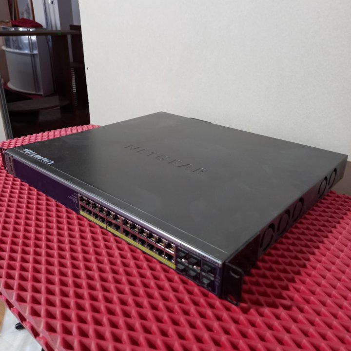 Коммутатор Netgear GSM7228PS