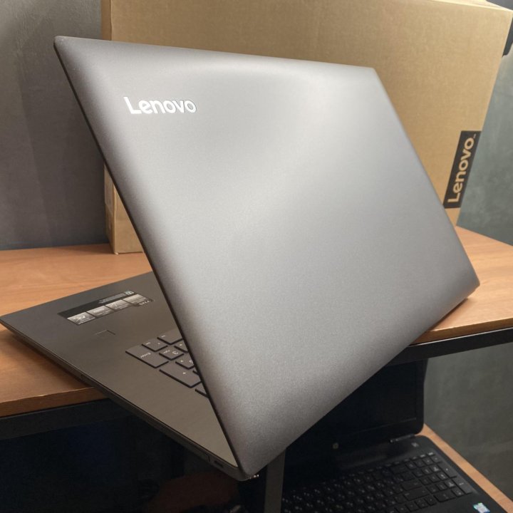 Lenovo V320 17,3