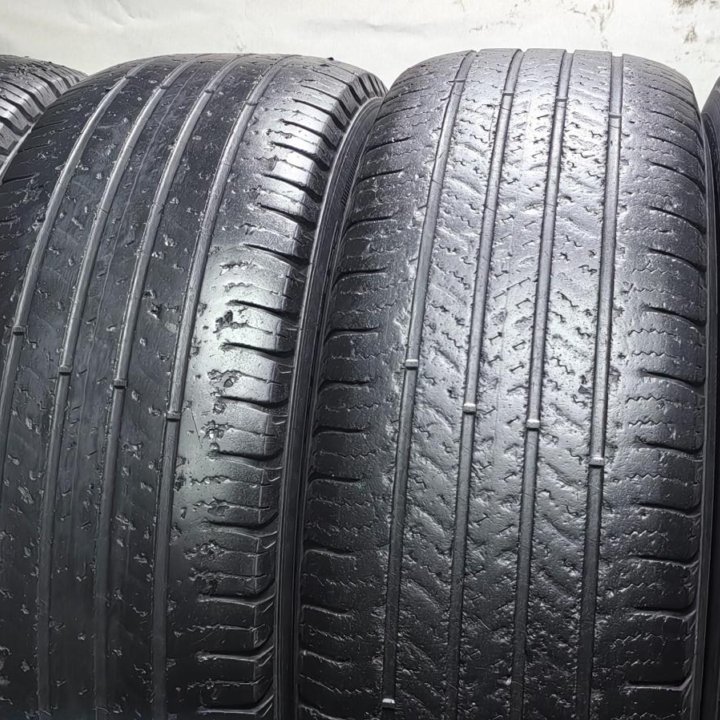 225/65R17 102T Michelin Latitude Tour