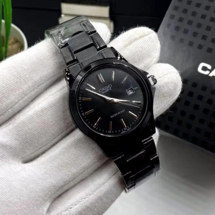 Часы Casio с круглым циферблатом