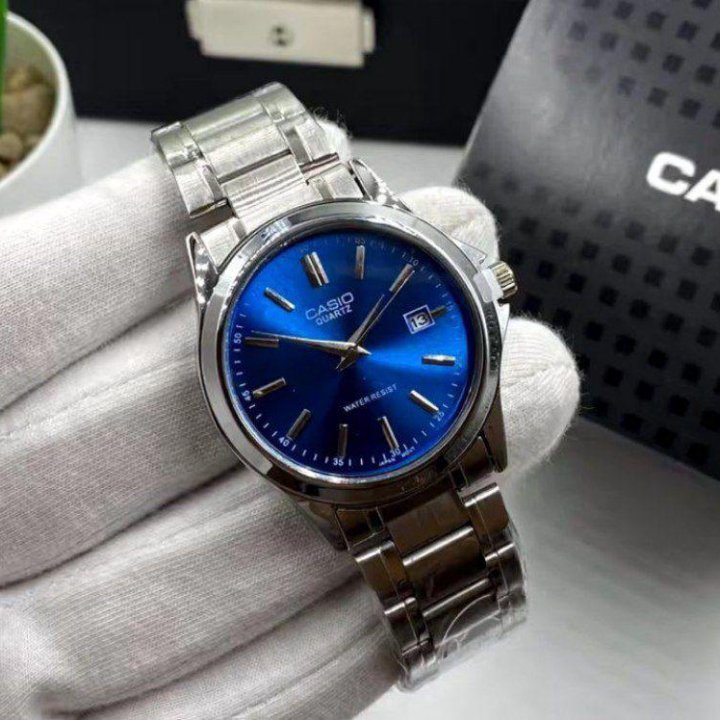 Часы Casio с круглым циферблатом