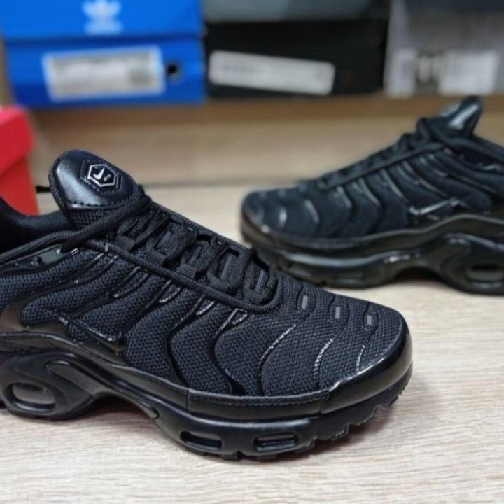 Кроссовки Nike Air Max Tn Plus