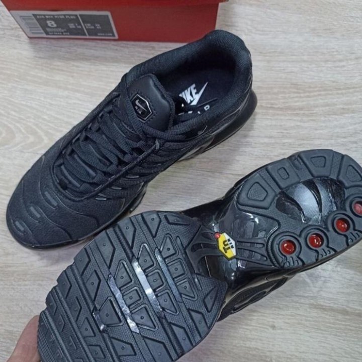 Кроссовки Nike Air Max Tn Plus