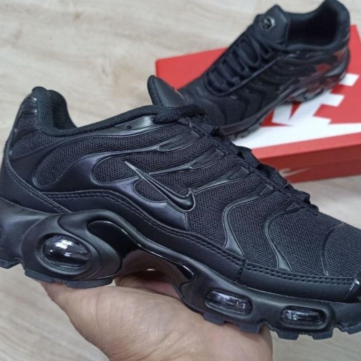 Кроссовки Nike Air Max Tn Plus