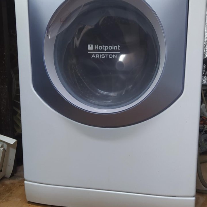 Стиральная машина HotpointAriston Aqualtis