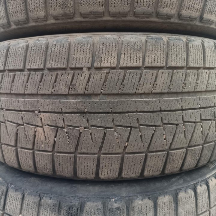 Bridgestone Blizzak Revo GZ, 245/40/18