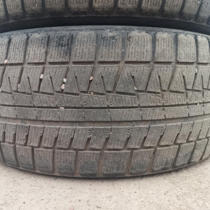 Bridgestone Blizzak Revo GZ, 245/40/18