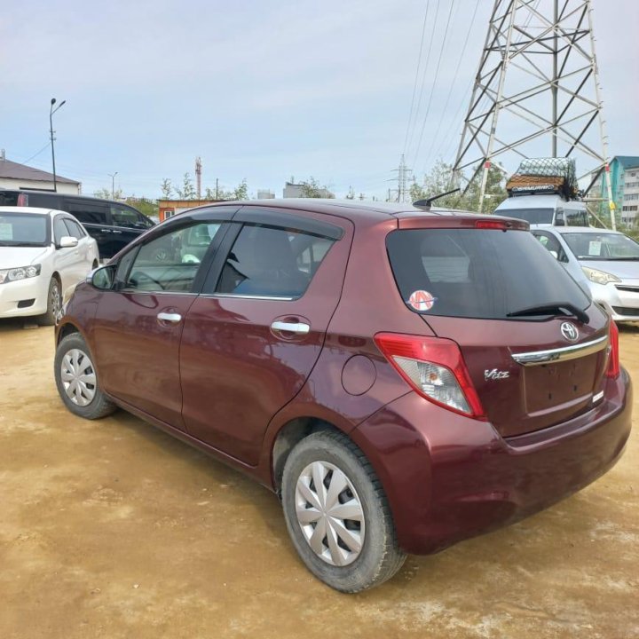 Toyota Vitz, 2011