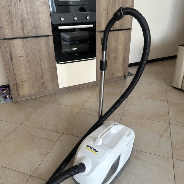 Пылесос с аквафильтром Karcher DS 6 Plus белый