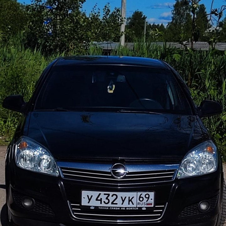 Opel Astra, 2010