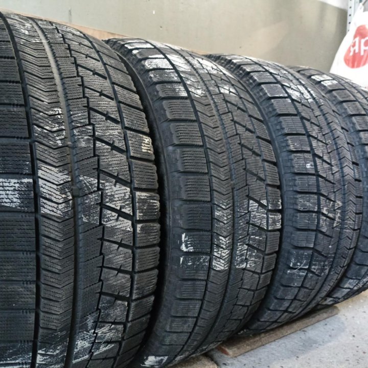 Bridgestone Blizzak VRX 215/55 R17