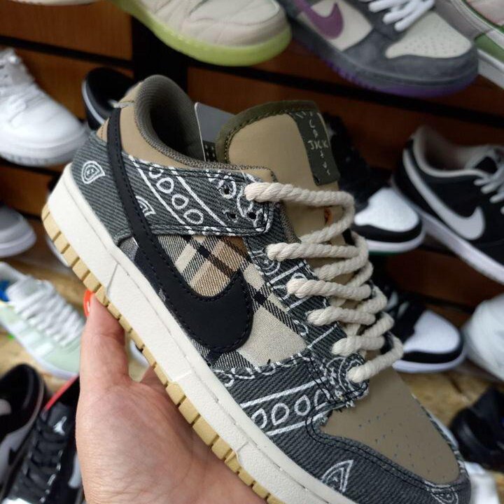 Кроссовки Nike SB Dunk