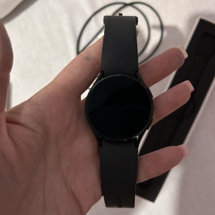 Часы Samsung Galaxy Watch 4