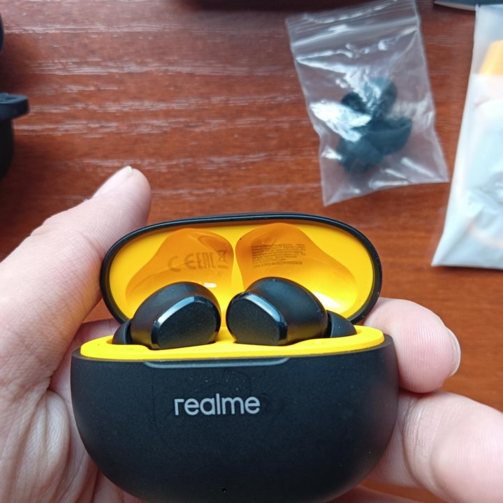 realmi buds T100