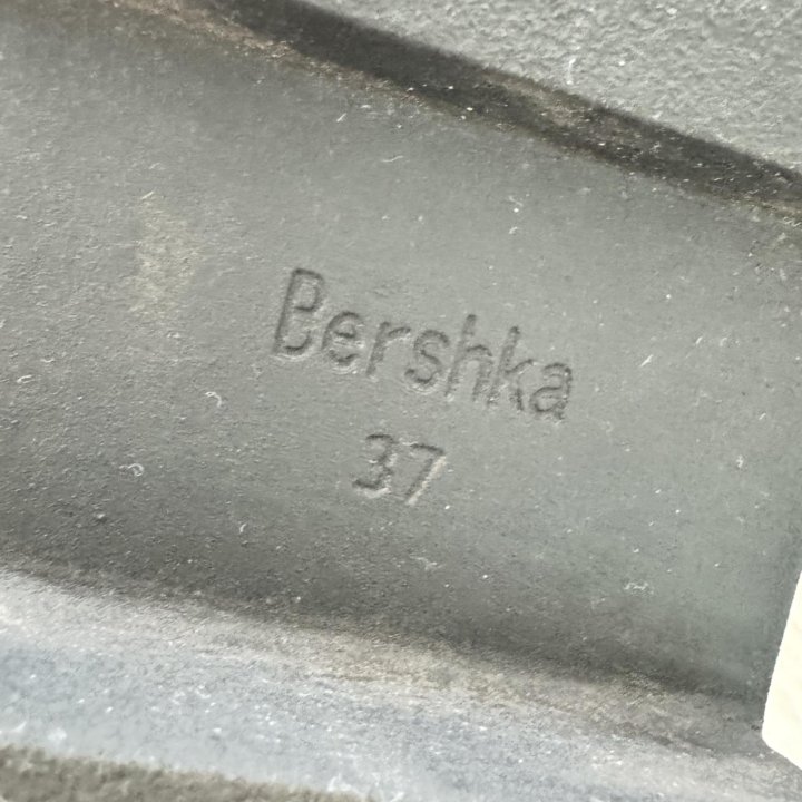 Сандалии на платформе 37 Bershka новые