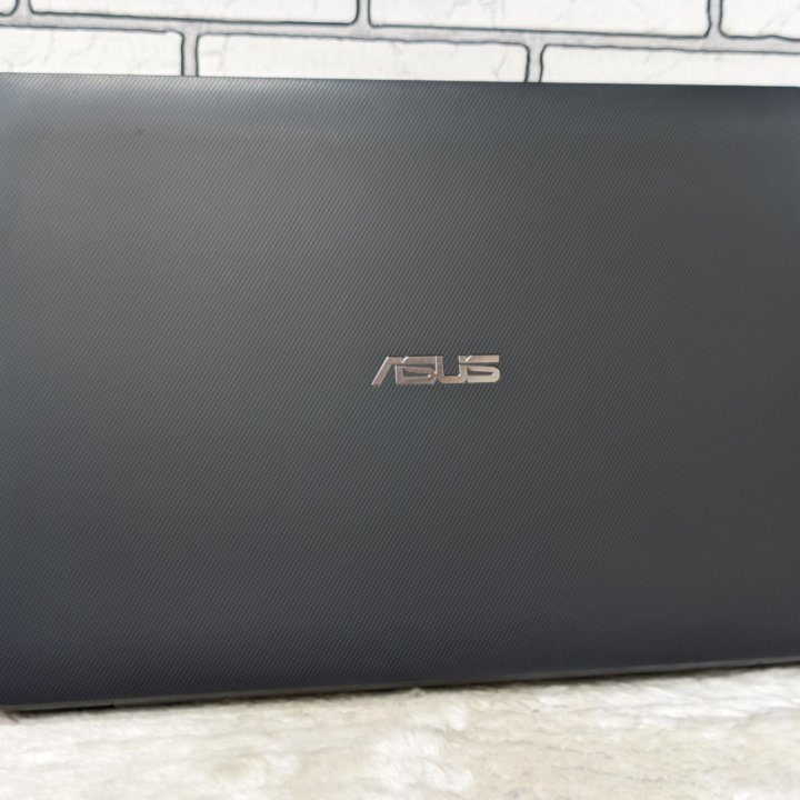 Asus / i3-5005U / GF920M /8GB /SSD+HDD