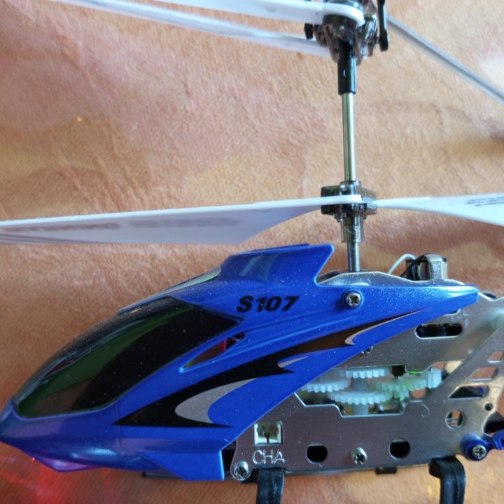 Вертолет Syma S107