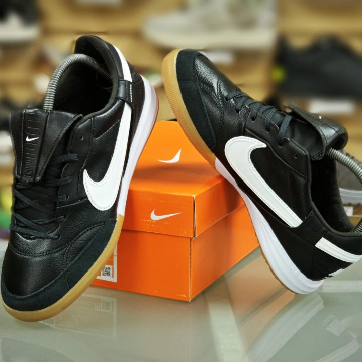 Кроссовки Nike Premier