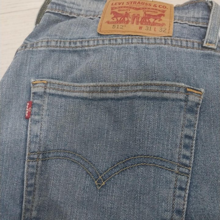 Джинсы Levi's 512