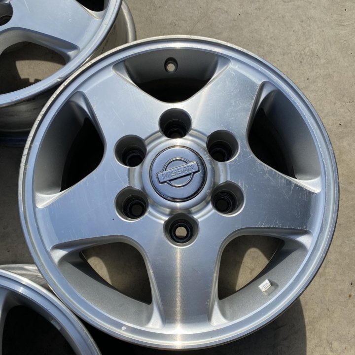 Диски R15/6J; 6x139.7; ET35; ЦО100.1 Nissan