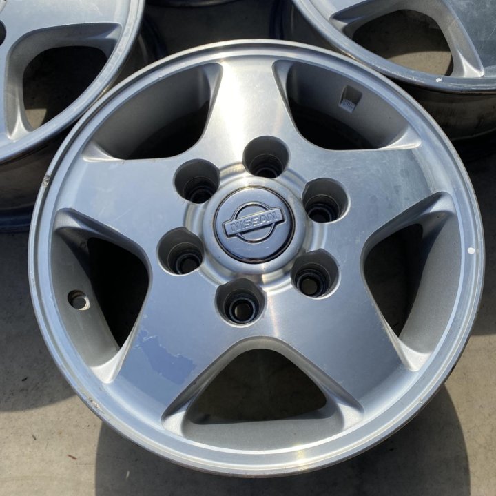 Диски R15/6J; 6x139.7; ET35; ЦО100.1 Nissan