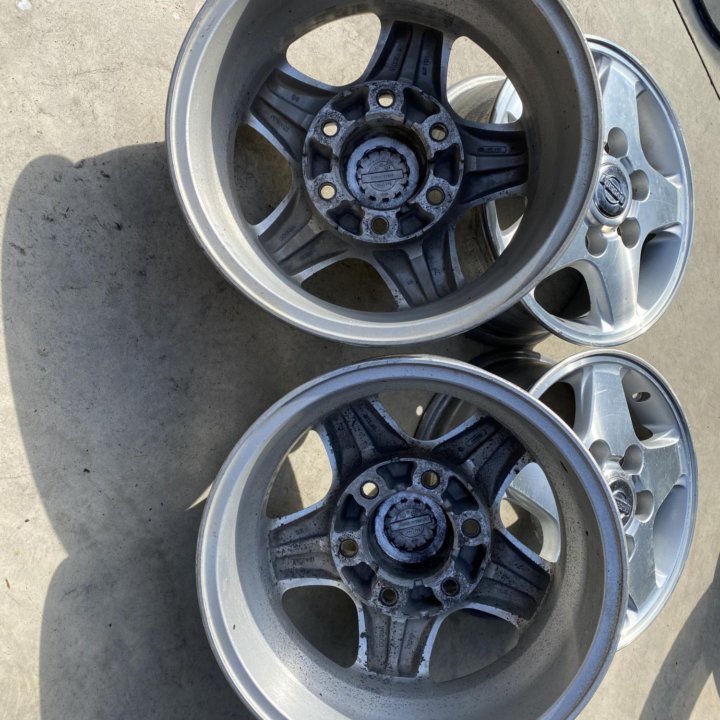 Диски R15/6J; 6x139.7; ET35; ЦО100.1 Nissan