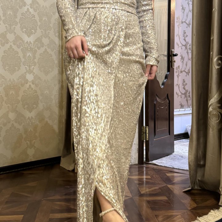 Платье вечернее