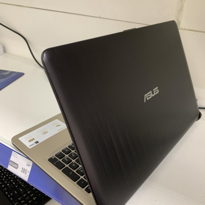 Ноутбук ASUS