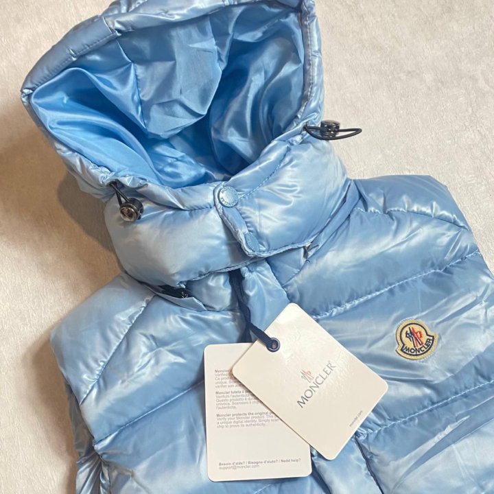 Жилетки Moncler