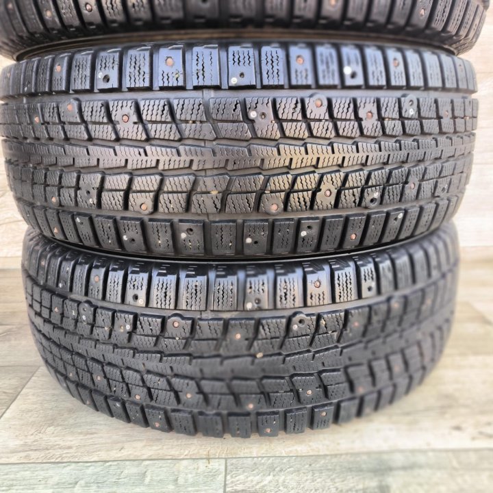 215/65/16, Dunlop Winter Ice 01, 4 шт