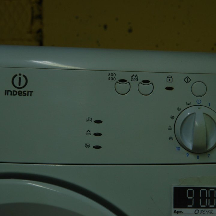 Стиральная машина Indesit WIUN 81