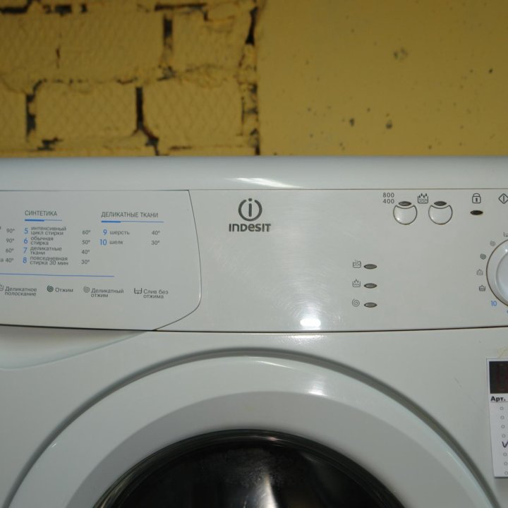 Стиральная машина Indesit WIUN 81