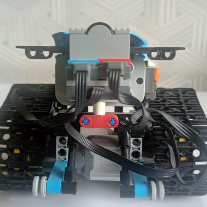 Машина Lego Technic Вездеход