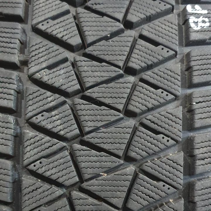 235/65/17 Bridgestone DM-V2 (2018 год).