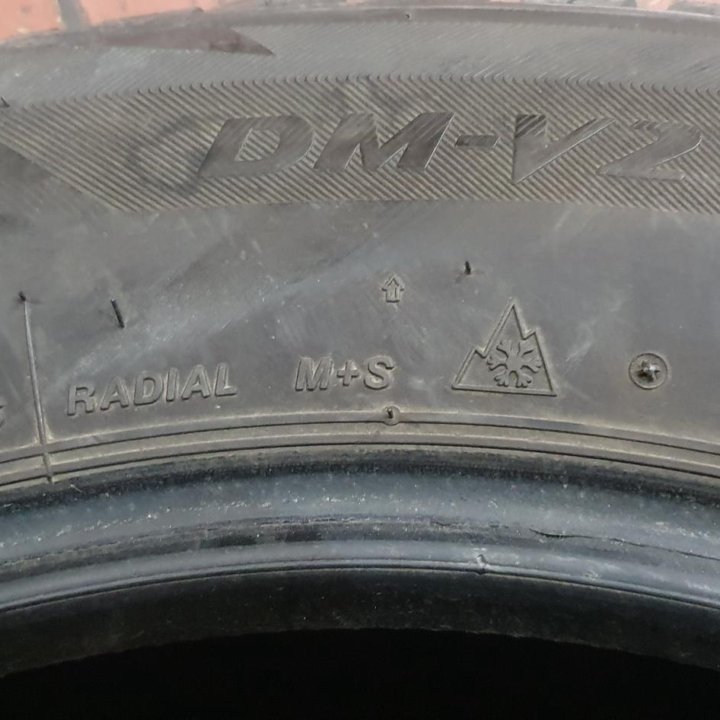 235/65/17 Bridgestone DM-V2 (2018 год).