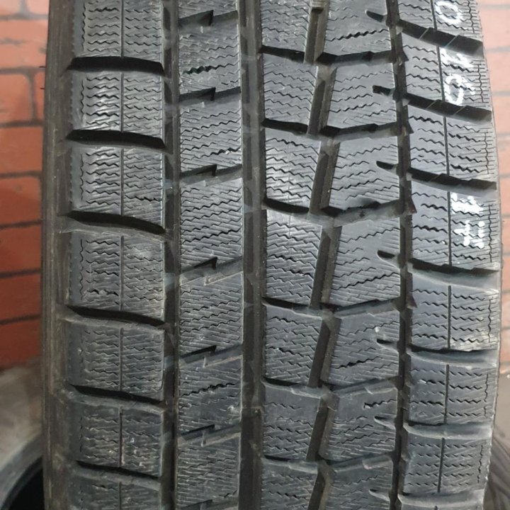 215/60/16 Dunlop WinterMaxx (2017 год).