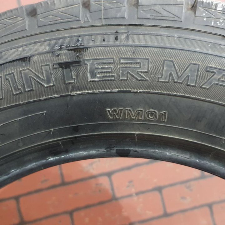 215/60/16 Dunlop WinterMaxx (2017 год).