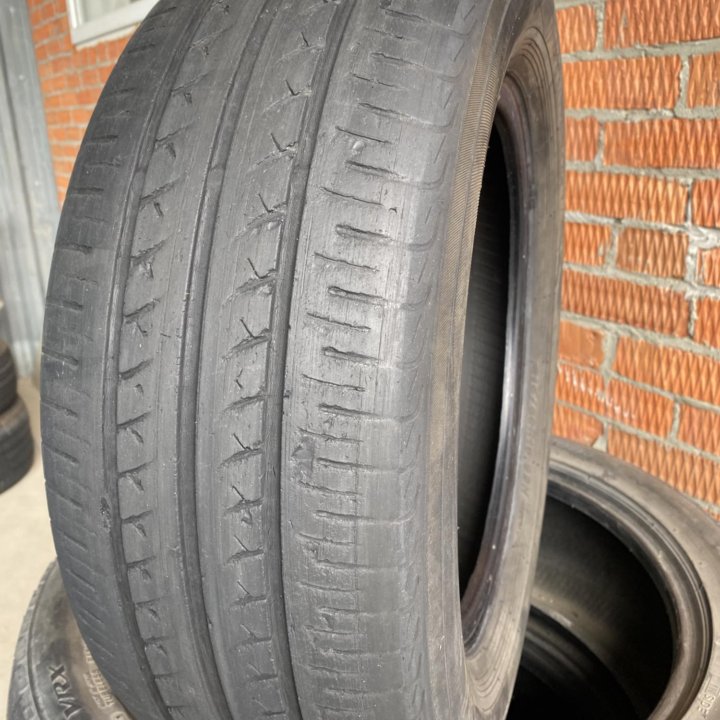 215/60 R16 Yokohama BluEarth AE01