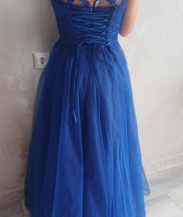 Платье вечернее