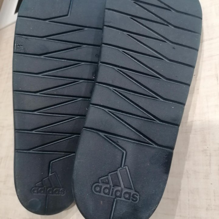 Мужские шлепанцы Adidas