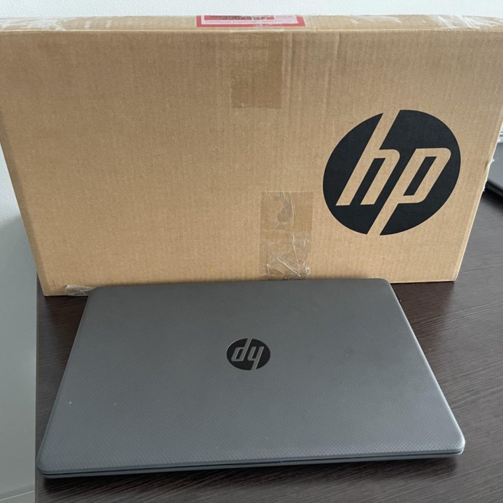 Новый ноутбук HP 250 G8 в коробке