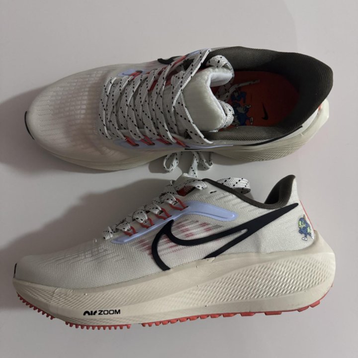 Кроссовки Nike беговые женские Air Zoom