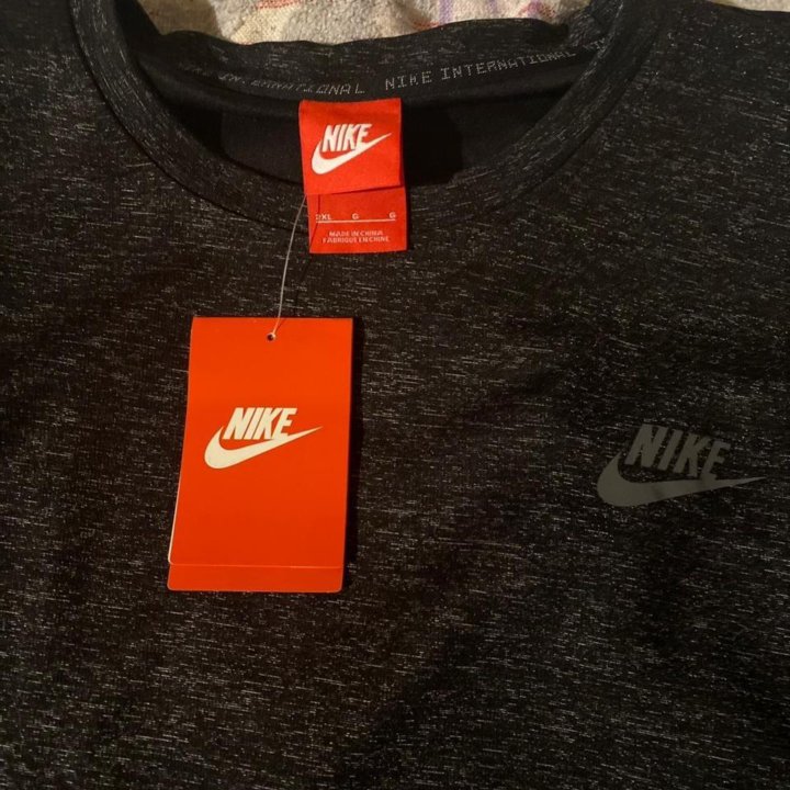 Продам кофту(свитшот) Nike оригинал